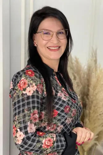 Foto da Drª Viviane Mazeppa Simioni